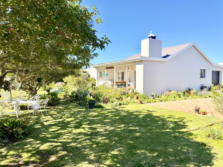 2 Bedroom Property for Sale in Sandbaai Western Cape